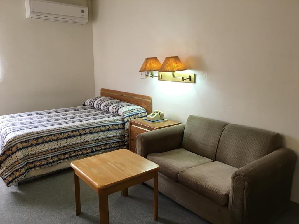 Tamuning Plaza Hotel Bagian luar foto