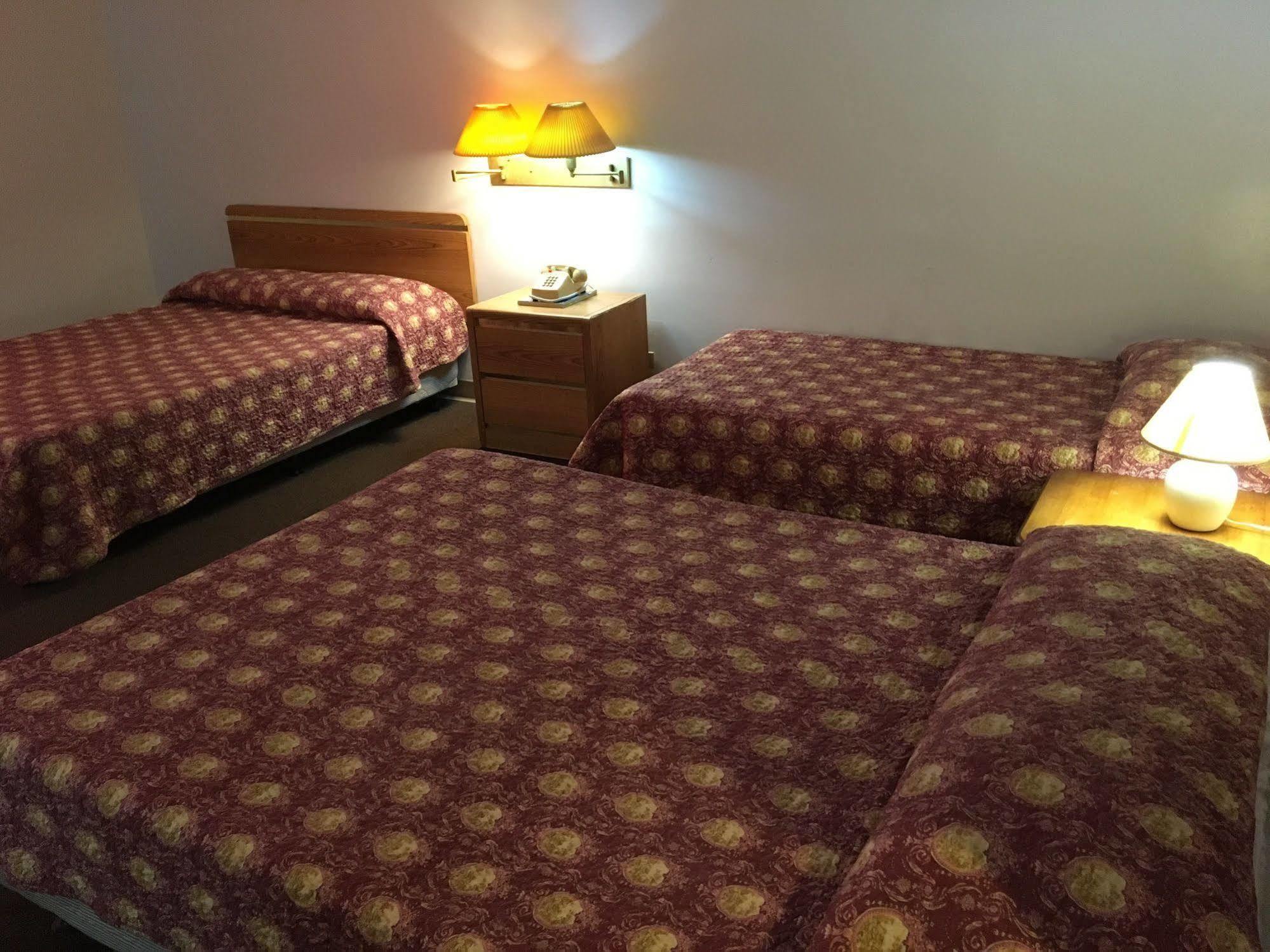 Tamuning Plaza Hotel Bagian luar foto