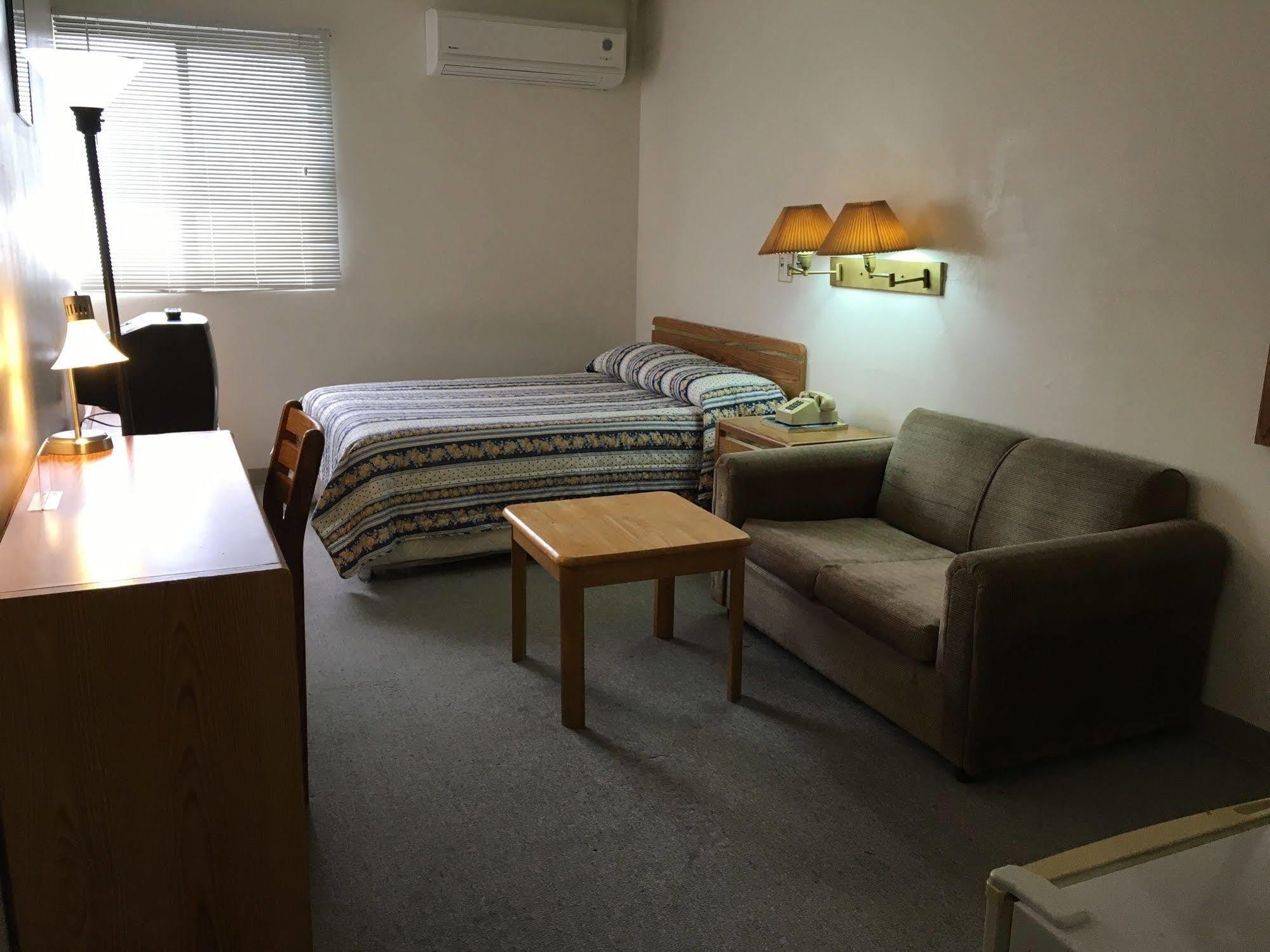 Tamuning Plaza Hotel Bagian luar foto