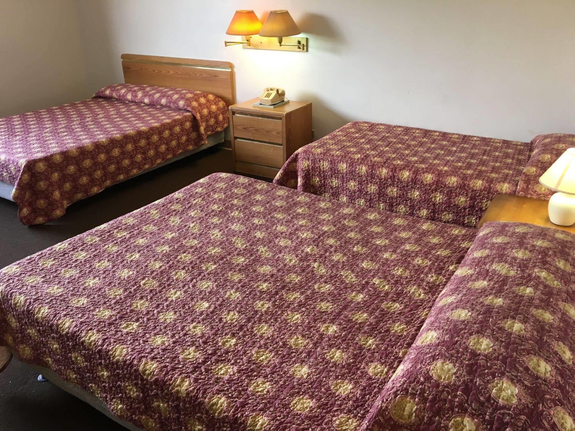 Tamuning Plaza Hotel Bagian luar foto